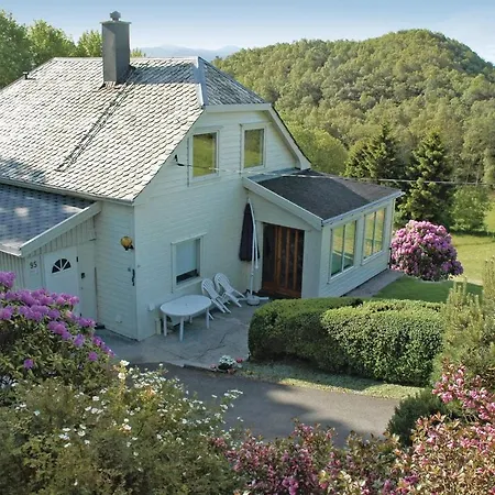 Stunning In With House A Mountain View